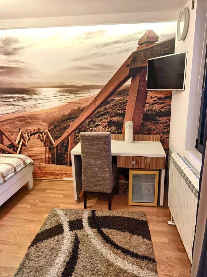 Alo Alo Apartman 6 Kruševac Exterior foto