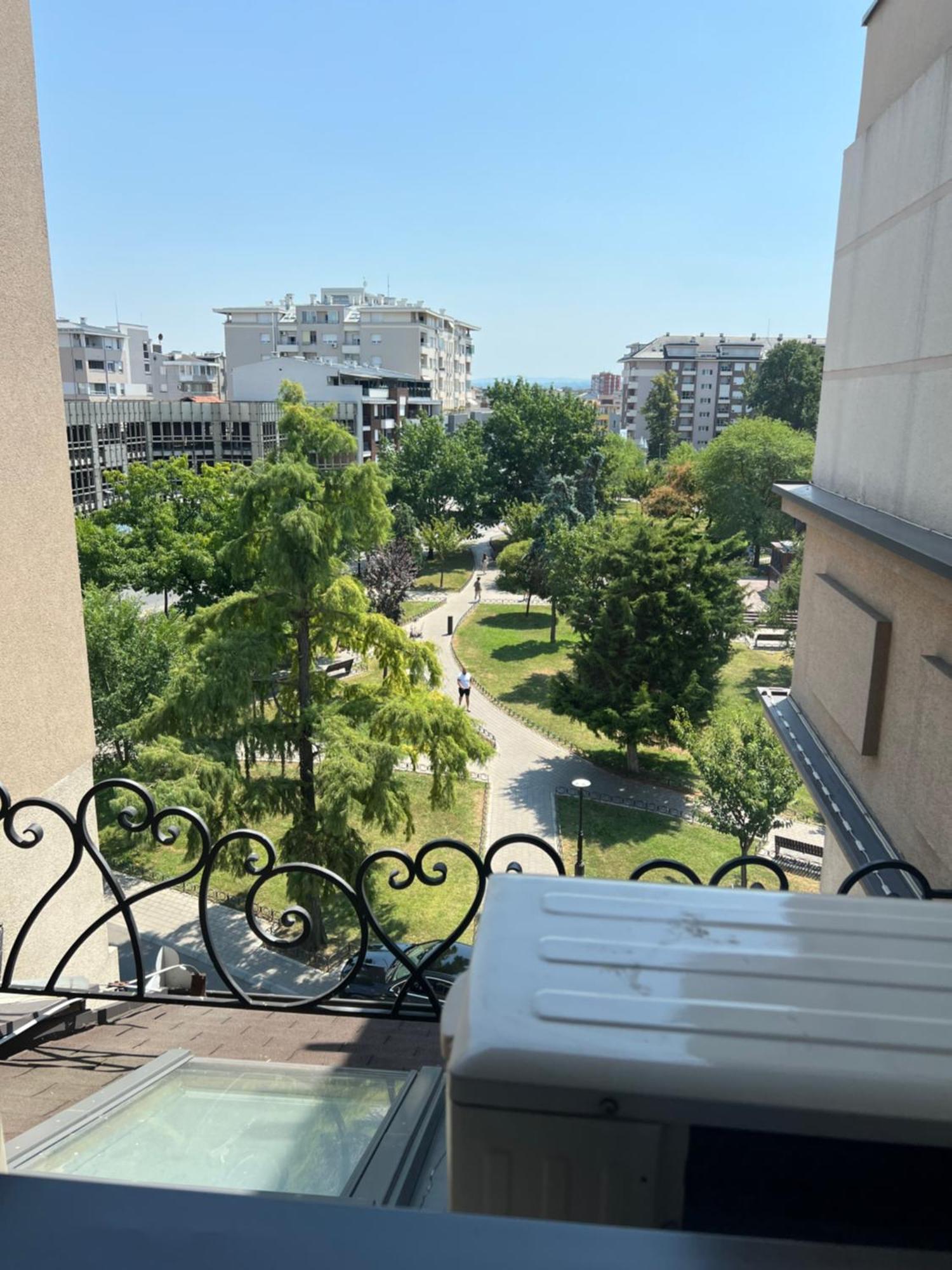 Alo Alo Apartman 6 Kruševac Exterior foto